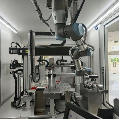 上海高校首款无接触核酸采样机器人诞生 22秒高效采样，智能科技守护健康