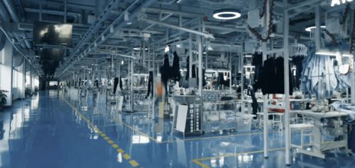 安踏智能工厂横空出世 揭秘智能机器人研发的诞生之旅